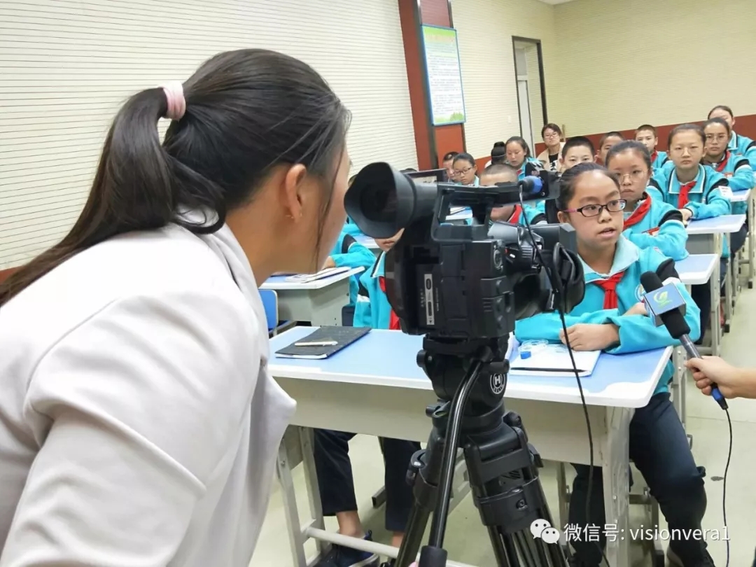 额敏一中王雯被学生图片